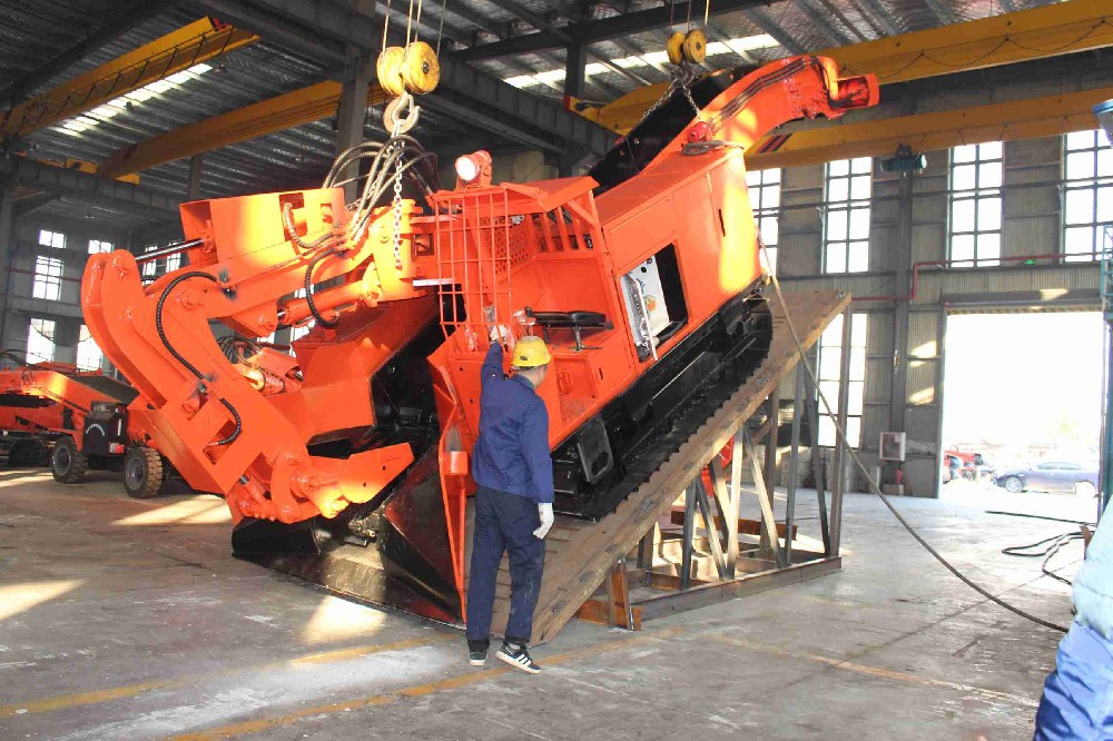 井下運輸車在金屬礦山的安全生產(chǎn)管理實踐
