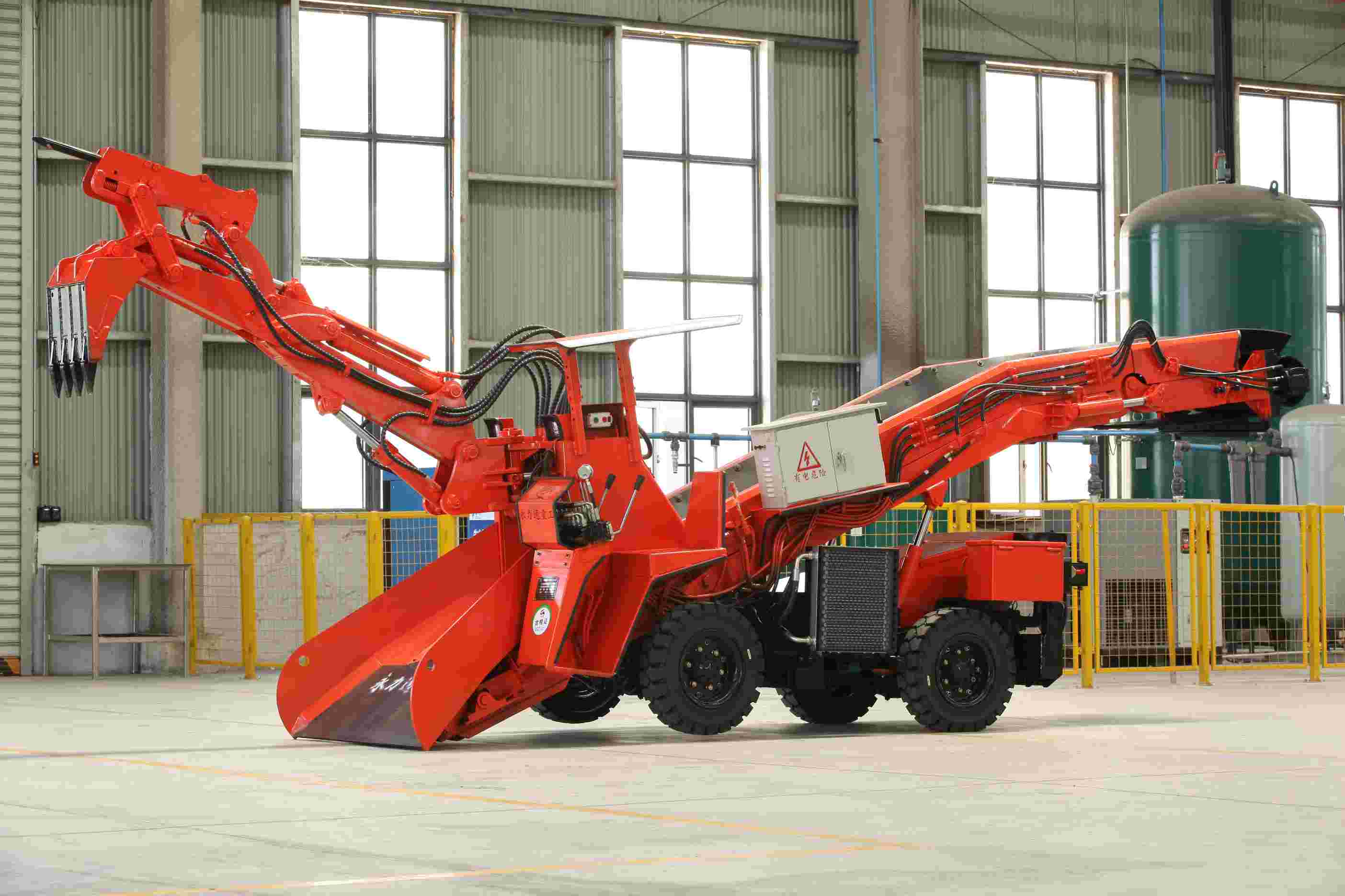 上饒井下扒渣機生產(chǎn)廠家，為鐵路工程提供支持?
