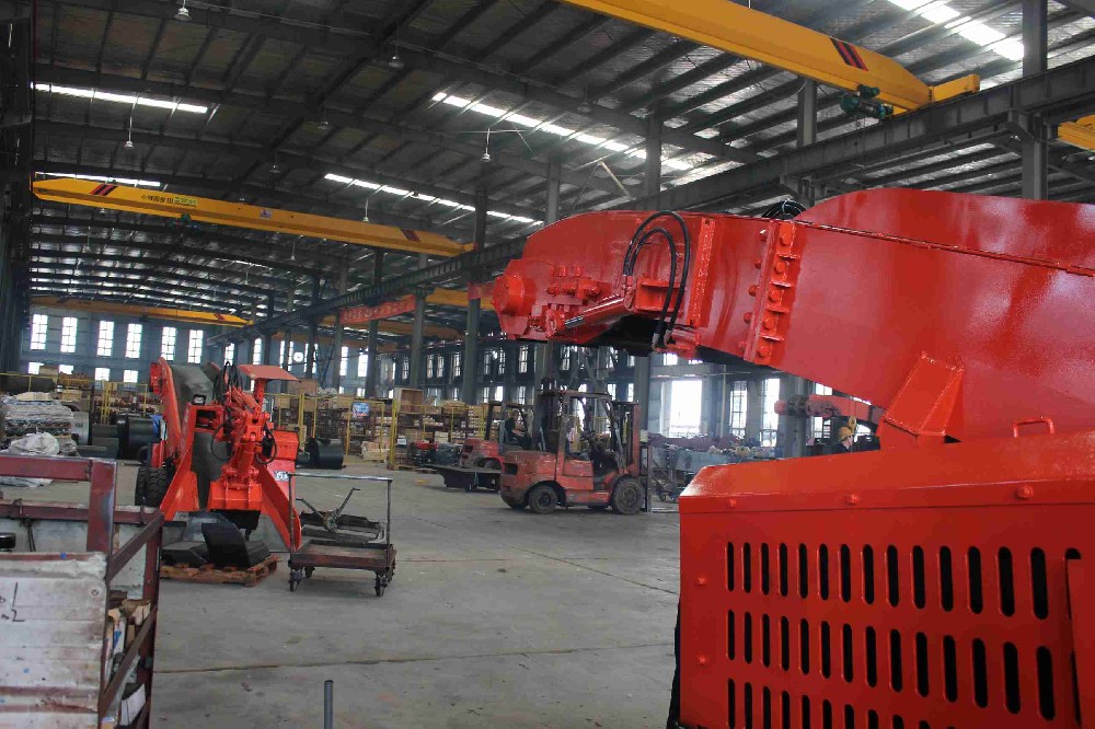 貴陽(yáng)輪式扒渣機(jī)皮帶調(diào)整方式詳解，輕松解決跑偏問(wèn)題！
