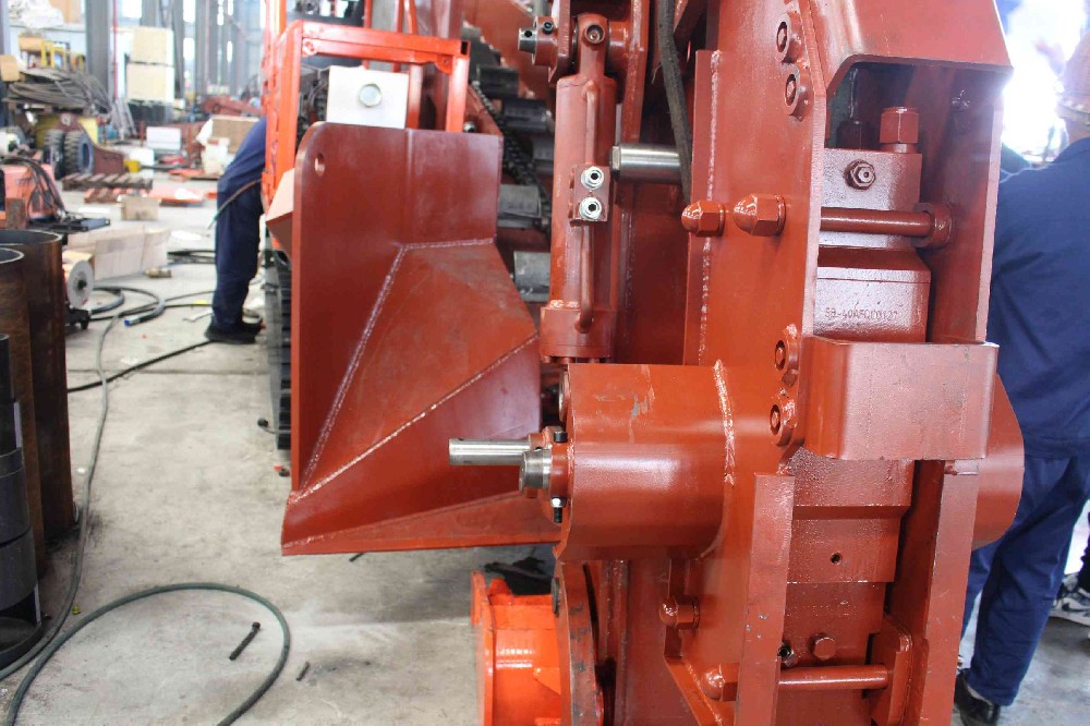 郴州井下扒渣機生產(chǎn)廠家，為引水渠工程提供方案
