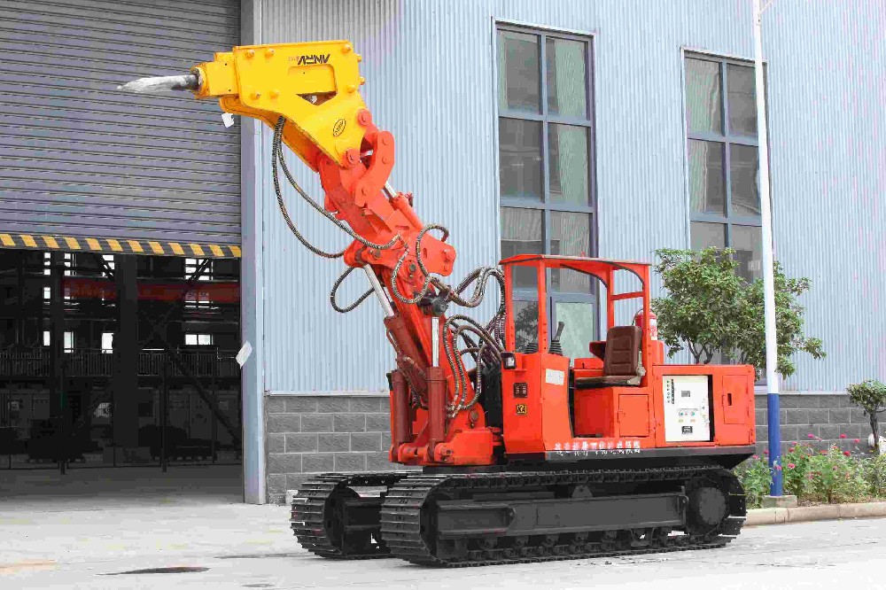 小型扒渣機成新寵:適用于狹窄礦洞作業(yè)