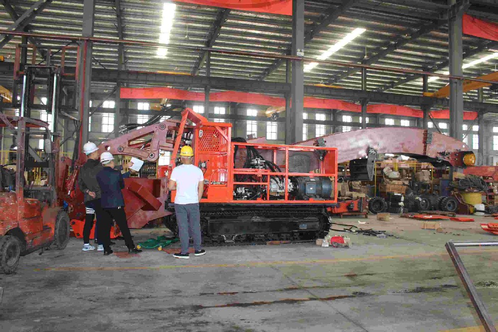 扒渣機如何降低企業(yè)運營成本:高效作業(yè)帶來的成本縮減之道