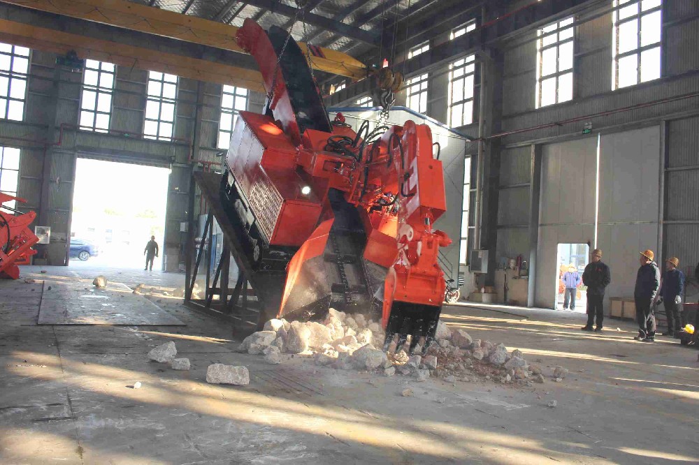 撬毛臺(tái)車工作原理詳解：如何高效清除頂板浮石？
