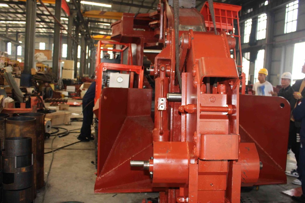 蘭州扒渣機(jī)液壓油更換周期及品牌推薦