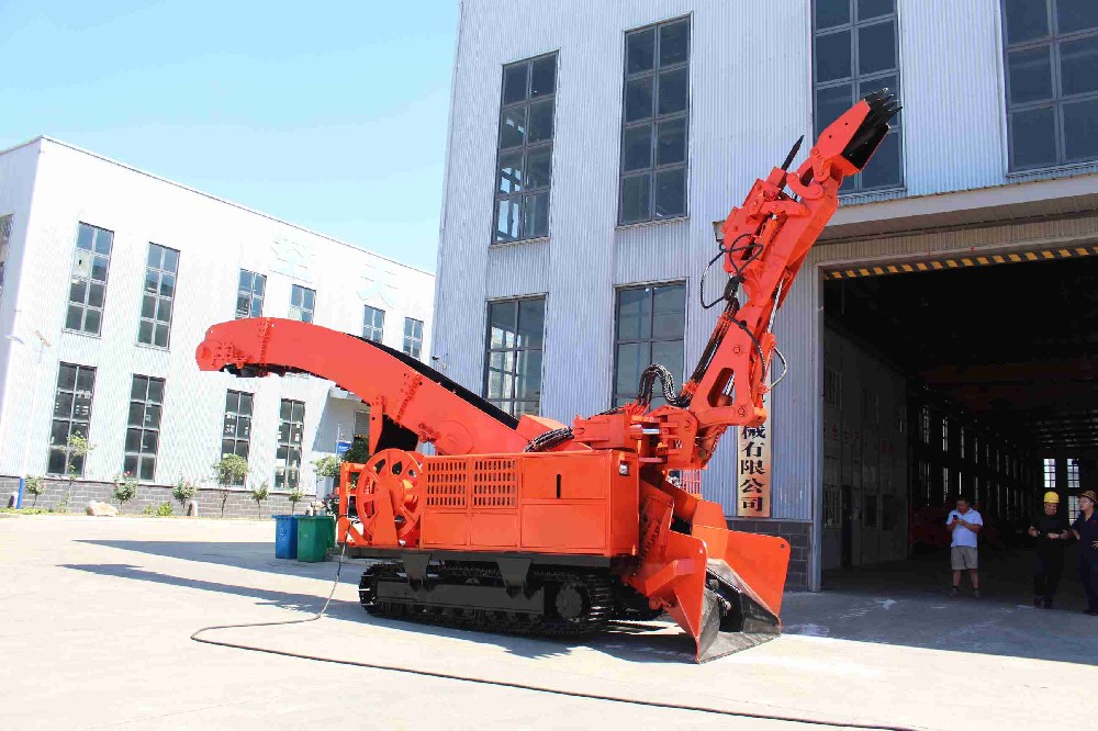 金屬礦山為何青睞襄陽扒渣機(jī)？優(yōu)勢解析
