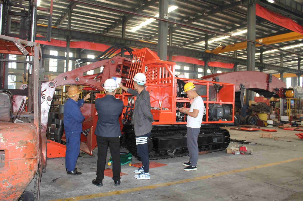 從礦工的辛苦操作到智能裝備:贛州扒渣機(jī)改變了什么