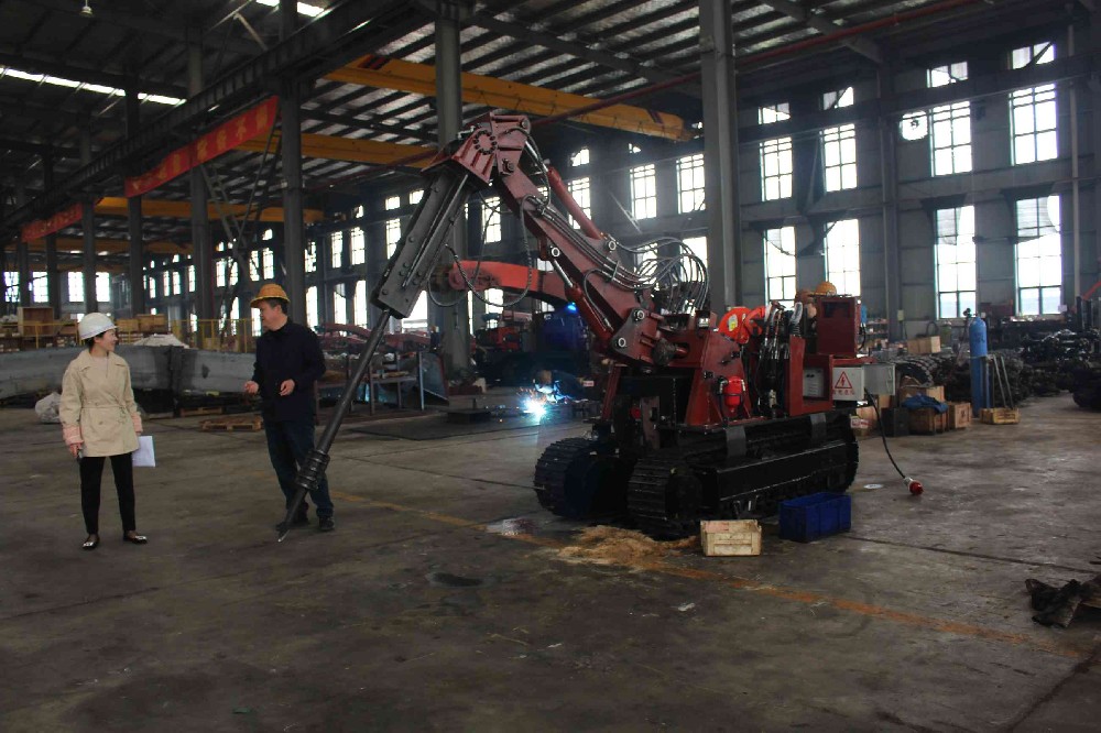 某金礦實測：撬毛臺車使支護效率提升40%
