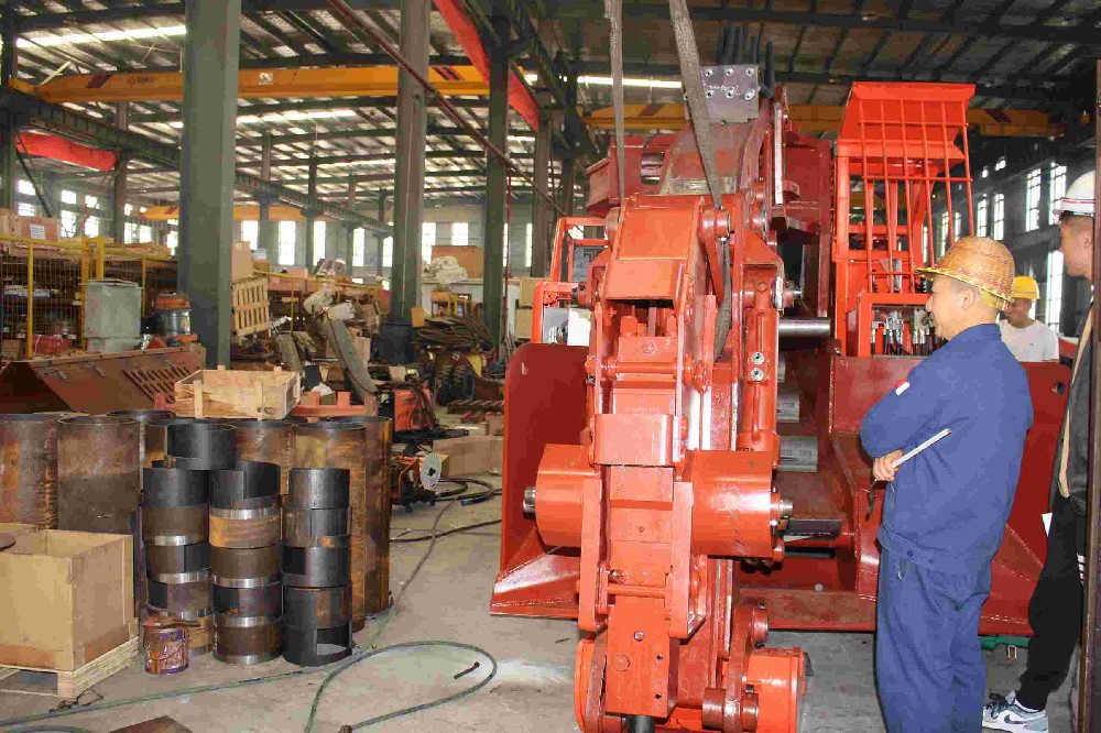 林芝扒渣機(jī)液壓系統(tǒng)優(yōu)化方案，提升效率
