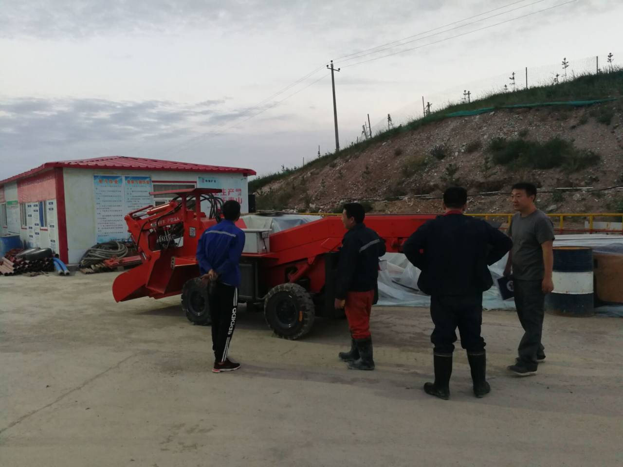 煤礦30扒裝機(jī).jpg 煤礦30扒裝機(jī).jpg