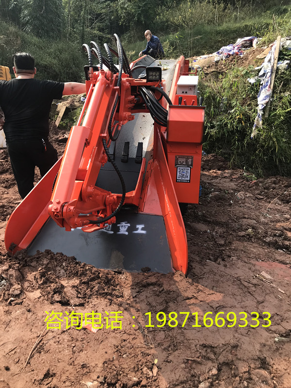 小型扒渣機(jī) QQ圖扒渣機(jī).jpg