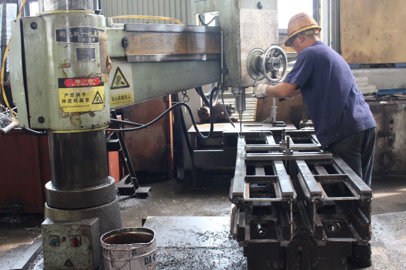 扒渣機(jī)生產(chǎn)廠家